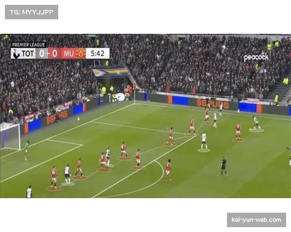 阿莫林三中卫体系僵化 曼联战术混乱导致更衣室分裂危机